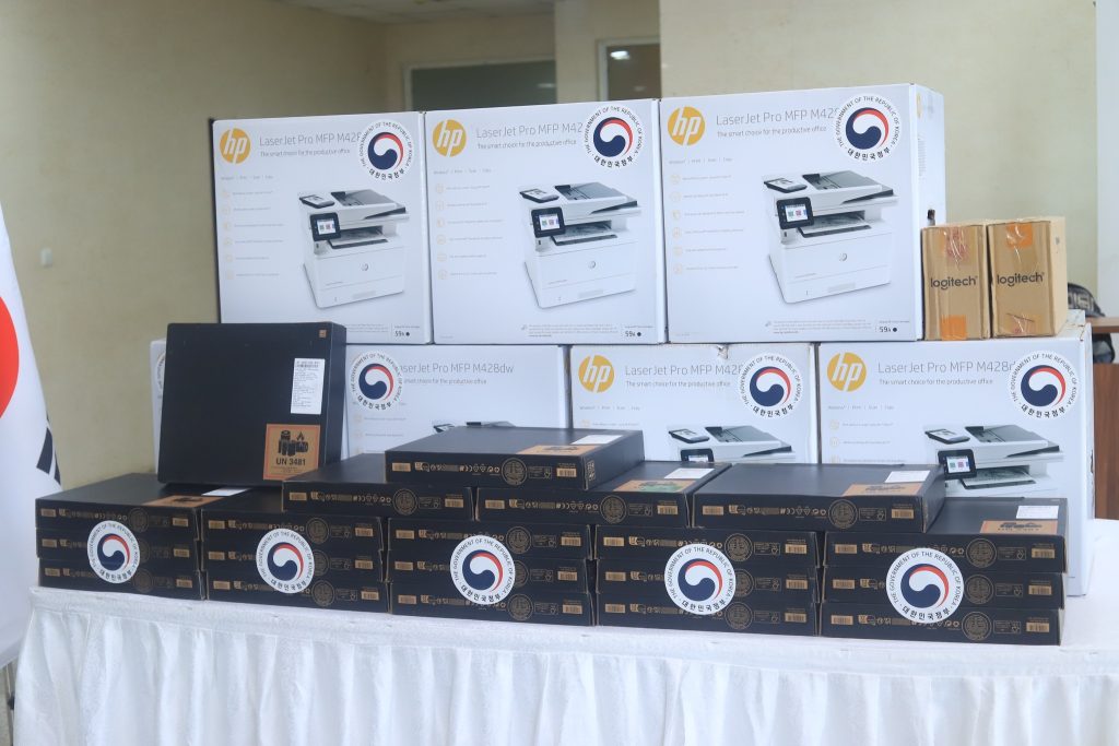 The Government of Korea has presented Information Technology (IT) equipment to the Ministry of Foreign Affairs and Regional Integration for the 2023 United Nations Peacekeeping Ministerial Meeting to be hosted by Ghana in December 2023.The IT equipment included 20 printers and 20 laptop computers. Photo: MOFA Ghana