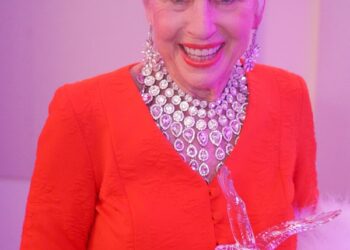 Jan Du Plain’s Acceptance Speech Ignites Excitement at AU Alumni Awards